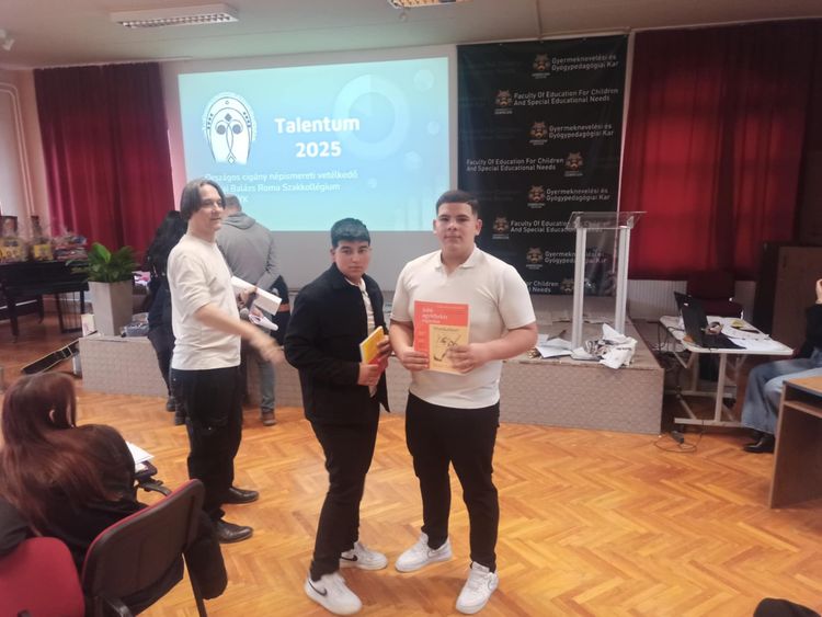 Cigány Népismereti Versenyen Hajdúböszörményben