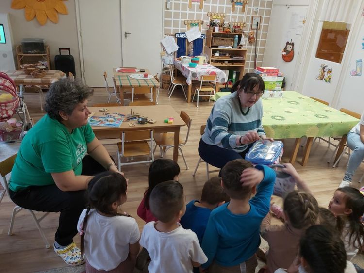 „Apró ajándékok, nagy jövők: a beiskolázás első lépései”